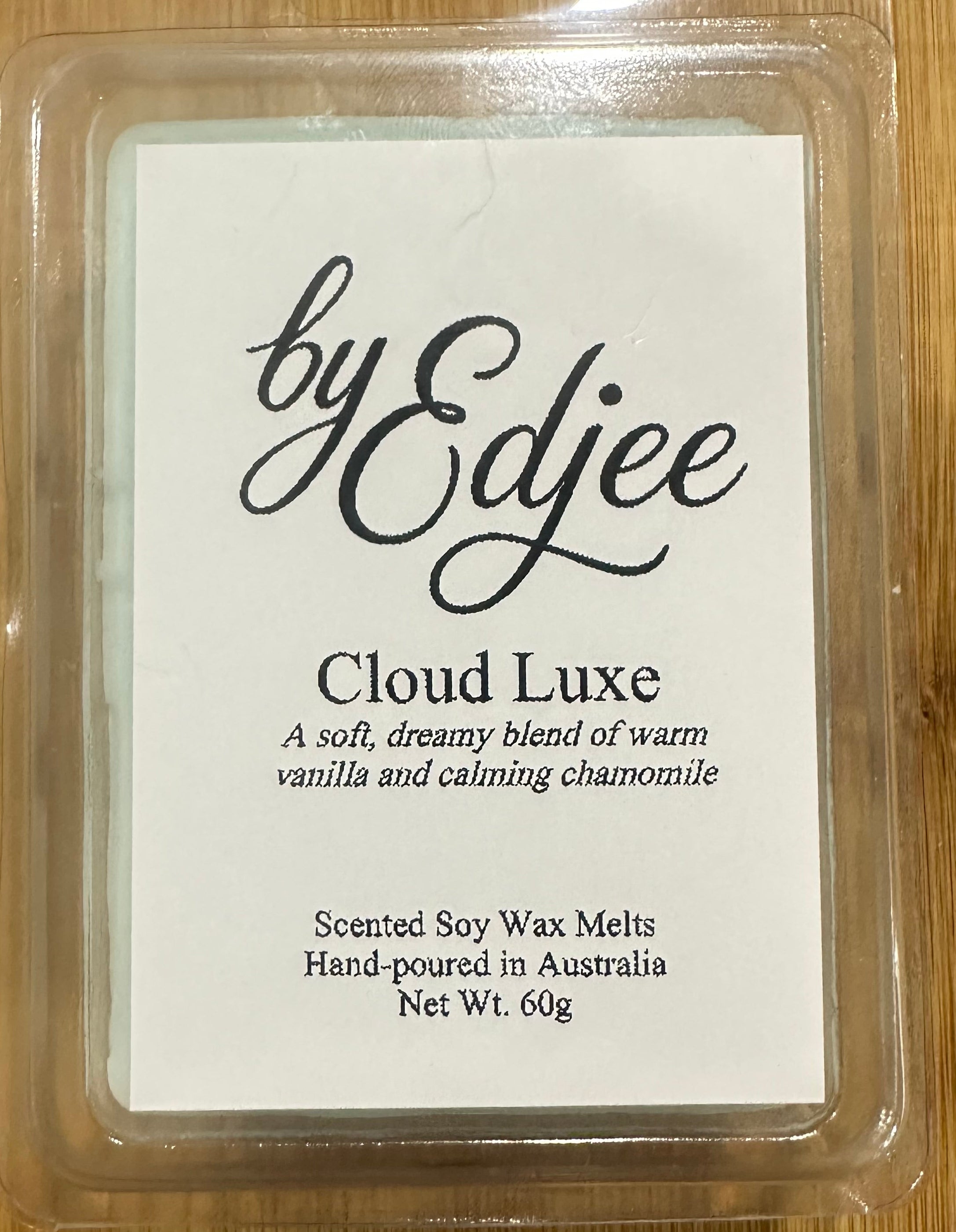 Cloud Luxe soy wax melt with warm vanilla and calming chamomile scent by Edjee, hand-poured in Australia